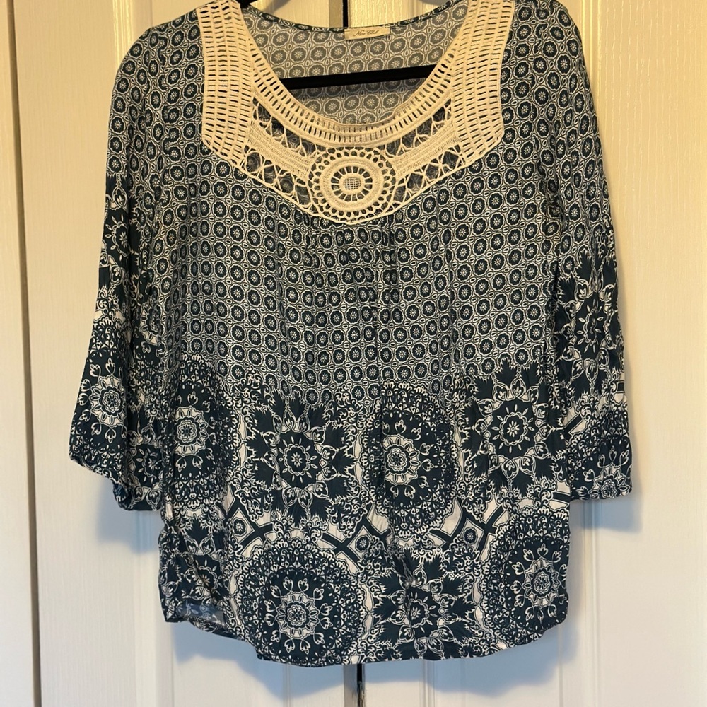 Women's Navy and Cream Patterned Top